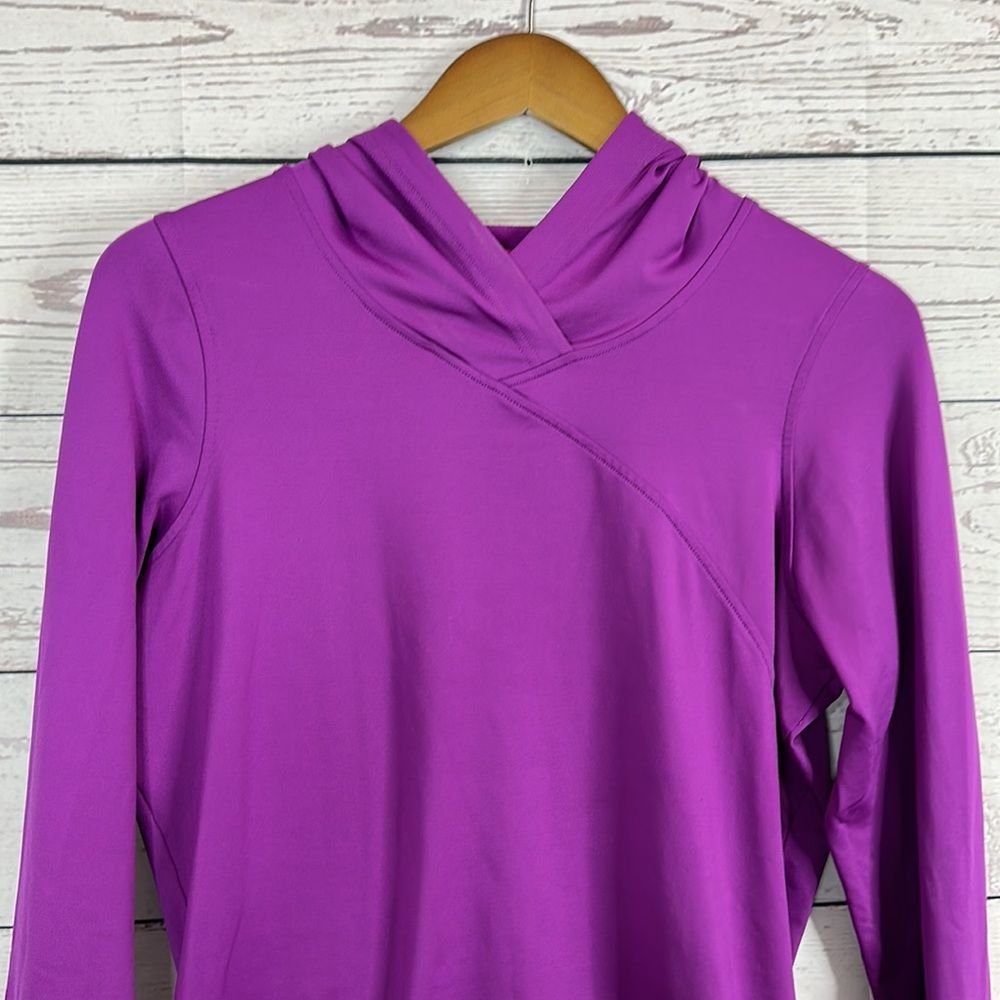 Under Armour UA Womens Top Shirt Size Medium Purple Cold Gear Long Sleeve Hooded - Picture 2 of 12